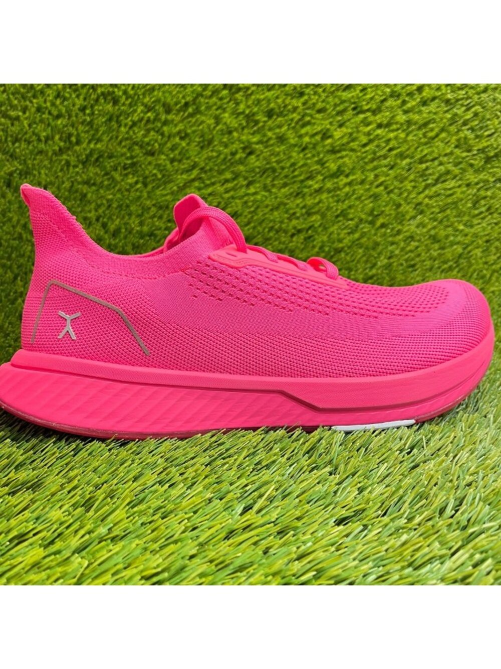 Flux Footwear Adapt Runner Neon Pink Mens Size 10.5 Athletic Knit Shoes Sneakers